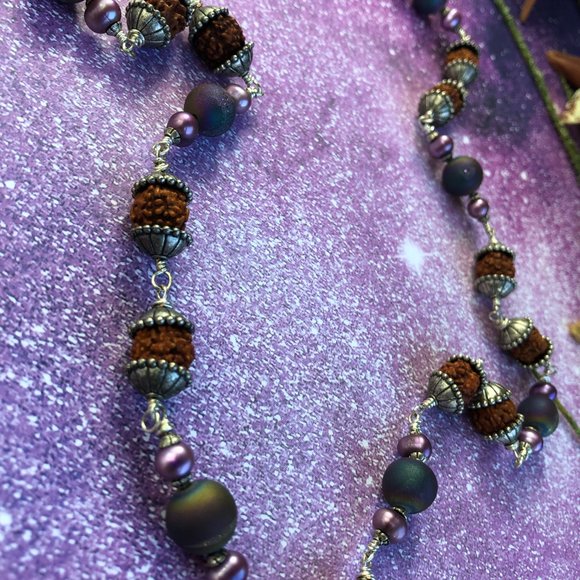 30  1/2" Rudraksha with purple pearl (gemstone for the Moon) purple druzy agate - Picture 7 of 8